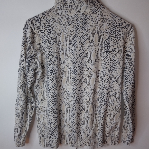 Soma L Creme Snakeskin Zip Up Athletic Jacket - Picture 6 of 9